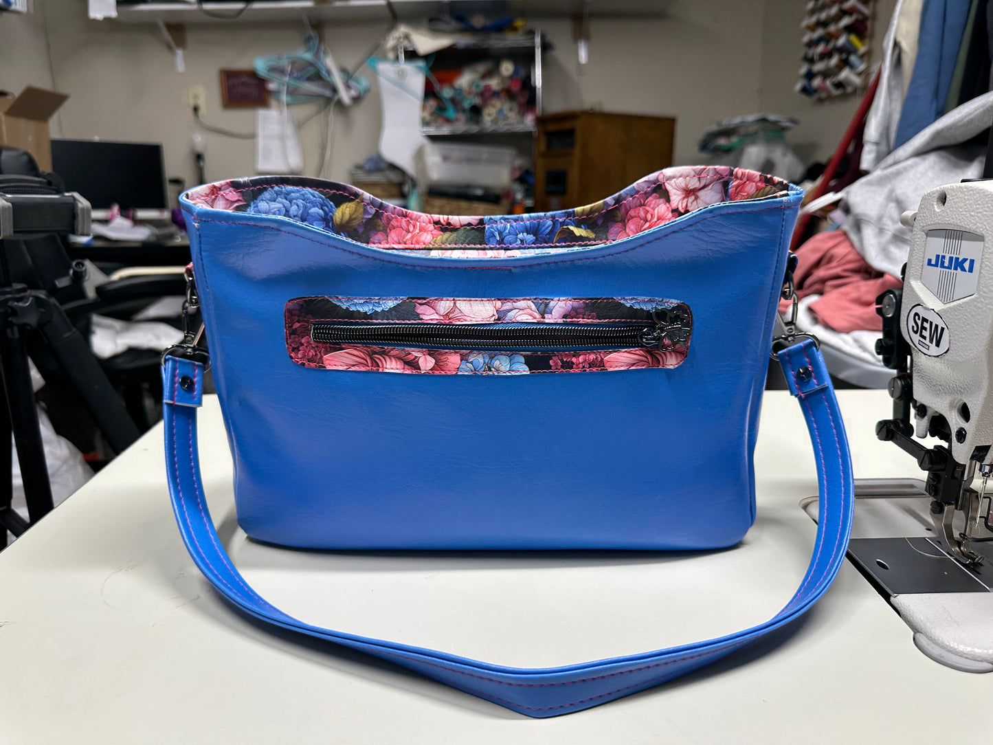 Hydrangea Kiana Handbag
